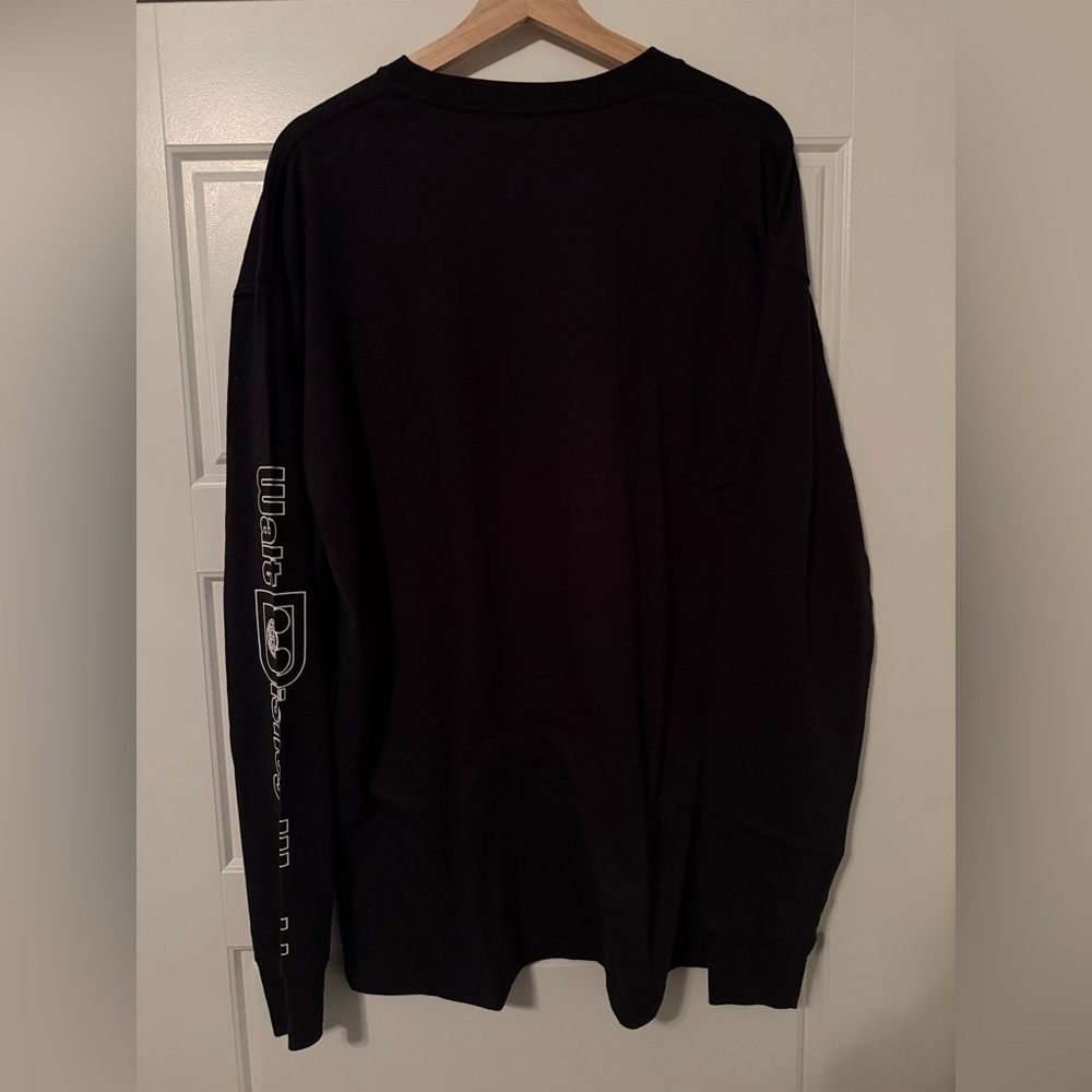 Walt Disney World Black Mickey Mouse and Friends Long Sleeve Tee-Shirt. Medium - Picture 2 of 3
